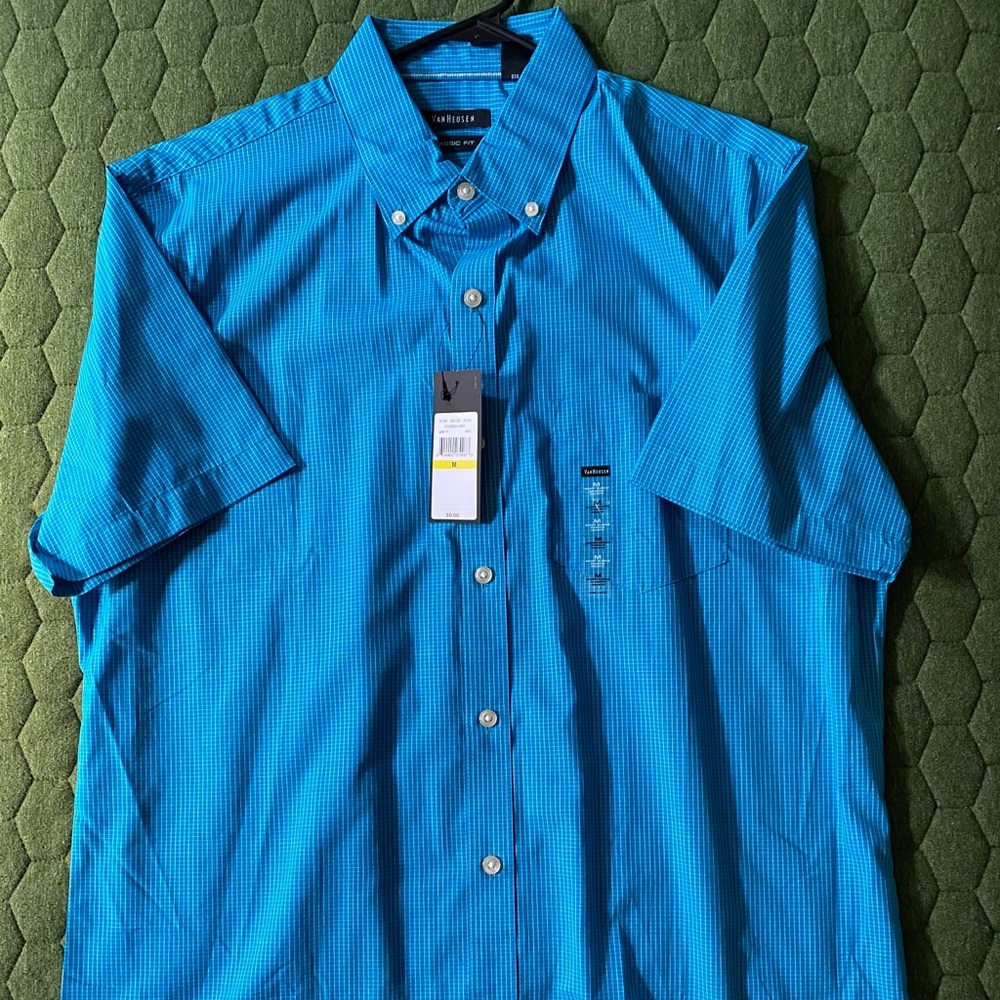 Short sleeve dress shirt